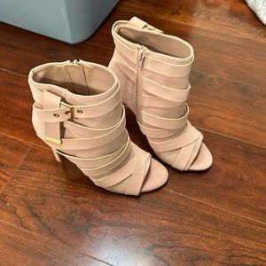 Pink heels NWOT